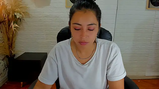 Snapshot of Aisha_09 chatting on March 2025 02:56:02 PM Aisha 09 online show from March 2025 02:56:02 PM