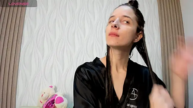  ashleymiller online show from April 2026 05:09:01 PM