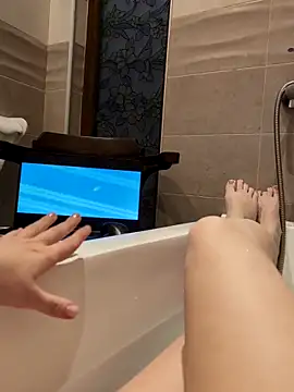 Yourlittledemon online show from April 2026 03:48:01 PM