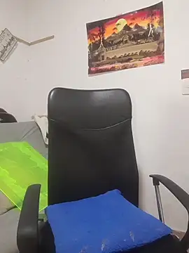 latinmartin73 online show from November 2025 08:09:01 PM