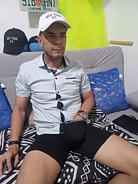 latinmartin73 online show from October 2025 12:08:02 AM