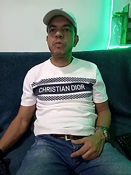 latinmartin73 online show from March 2025 01:05:02 AM