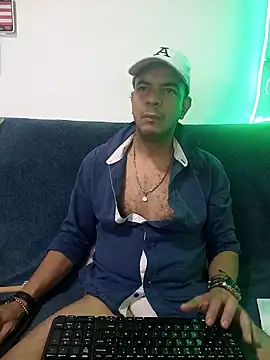 latinmartin73 online show from March 2025 01:32:02 AM