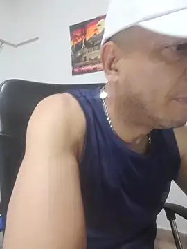 latinmartin73 online show from November 2025 08:01:01 PM