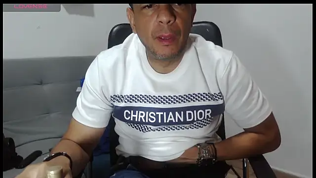 latinmartin73 online show from March 2026 05:03:02 AM