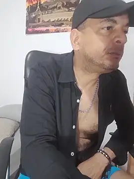 latinmartin73 online show from November 2025 07:18:02 PM