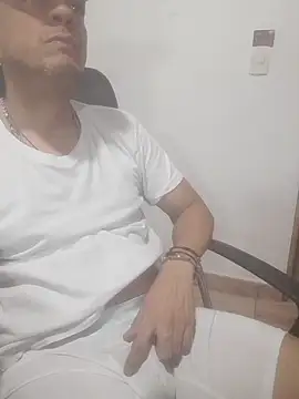 latinmartin73 online show from February 2026 12:52:02 AM