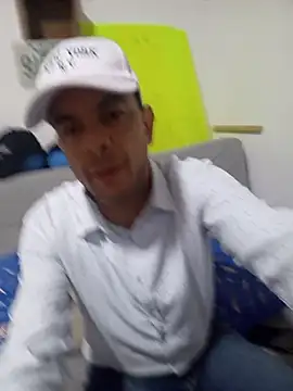 latinmartin73 online show from October 2025 12:09:01 AM