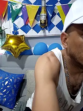latinmartin73 online show from September 2025 01:01:02 AM