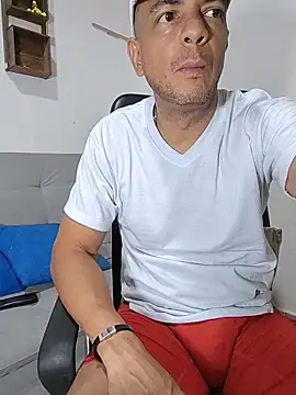latinmartin73 online show from June 2026 12:32:01 AM