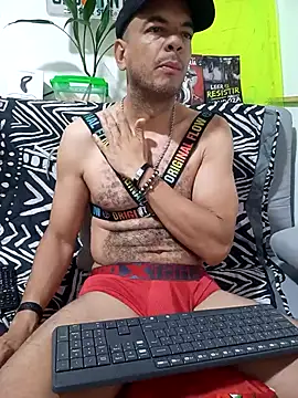 latinmartin73 online show from September 2025 02:39:02 PM