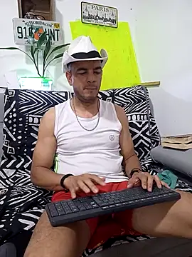 latinmartin73 online show from September 2025 02:45:02 AM