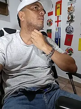 latinmartin73 online show from June 2026 04:41:02 AM