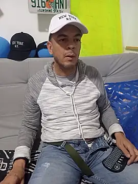 latinmartin73 online show from October 2025 04:37:02 AM