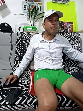 latinmartin73 online show from September 2025 01:28:01 AM