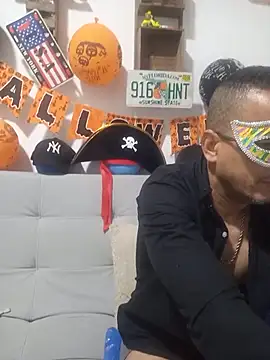 latinmartin73 online show from November 2025 12:28:02 AM