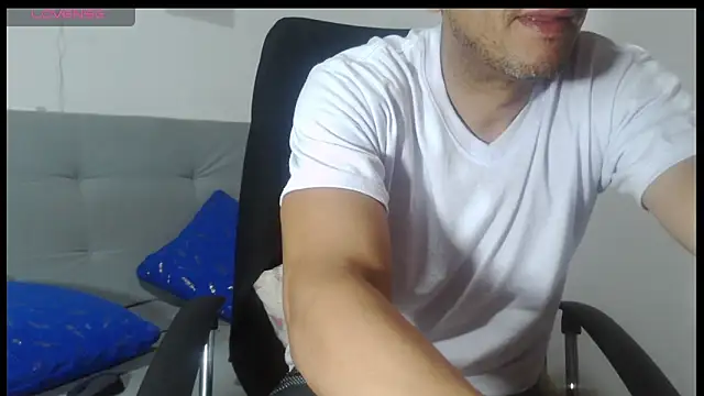 latinmartin73 online show from May 2026 01:04:01 AM