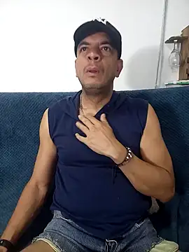 latinmartin73 online show from March 2025 02:44:02 PM