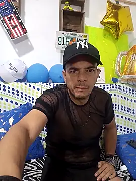 latinmartin73 online show from October 2025 12:00:01 AM