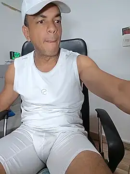 latinmartin73 online show from May 2026 05:03:01 AM