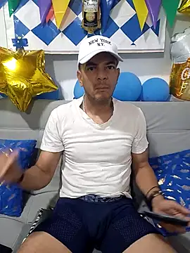latinmartin73 online show from September 2025 12:44:02 PM