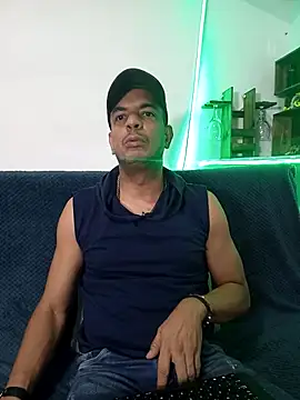 latinmartin73 online show from March 2025 11:37:01 PM