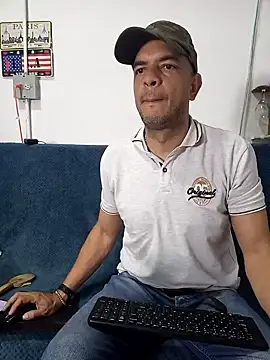 latinmartin73 online show from March 2025 03:28:02 AM