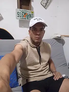 latinmartin73 online show from November 2025 09:18:01 PM