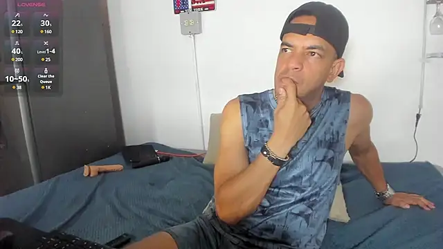 latinmartin73 online show from February 2025 11:52:01 PM