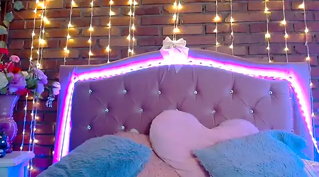 dulcevegga online show from February 2025 02:48:01 PM