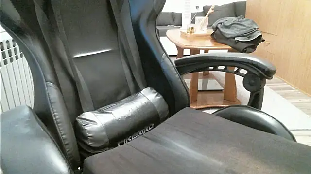 HornyBigCummer online show from November 2025 09:53:02 AM