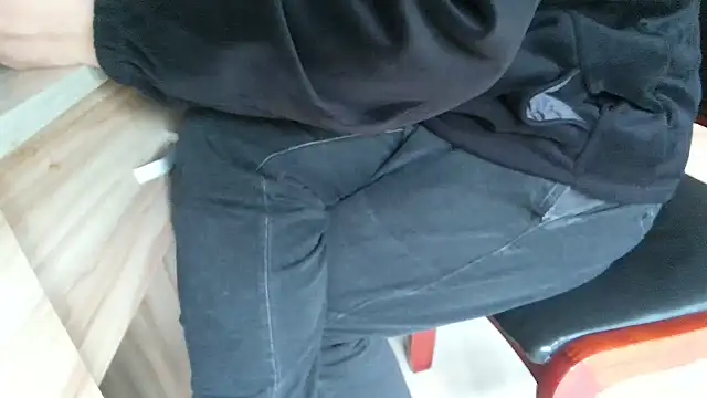 huzi518 online show from March 2026 02:46:01 AM