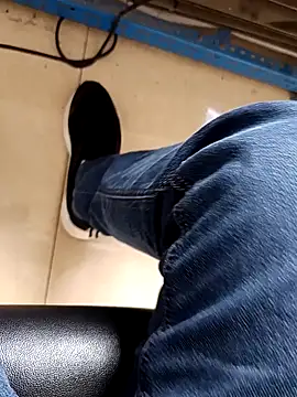 huzi518 online show from April 2026 02:48:01 AM