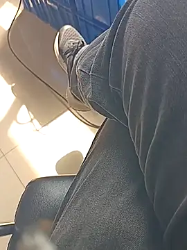 huzi518 online show from March 2026 03:12:01 AM