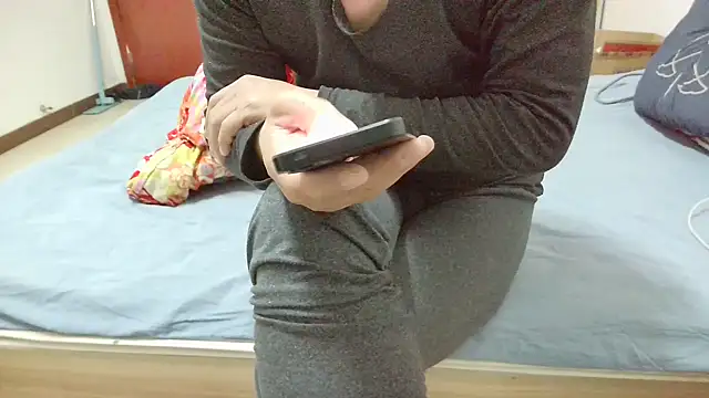 huzi518 online show from December 2025 06:34:02 PM