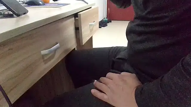 huzi518 online show from January 2026 04:00:01 PM