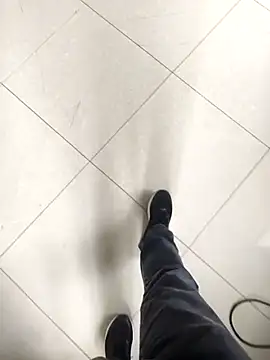 huzi518 online show from April 2026 08:05:01 AM