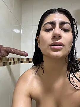 miakhalifaaa  online show from February 2026 09:28:02 PM