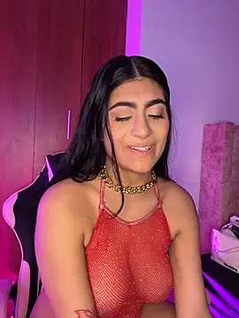 miakhalifaaa  online show from November 2025 08:31:02 PM