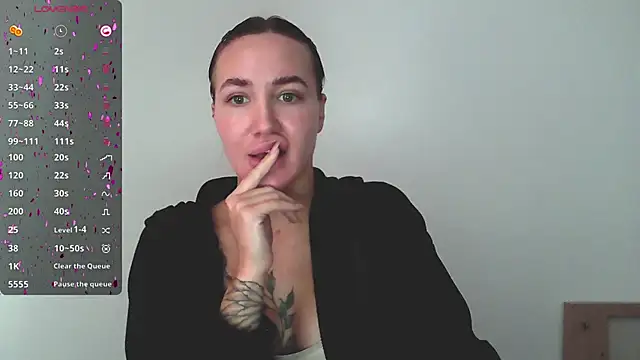 Stasia Queen online show from December 2024 11:43:01 AM