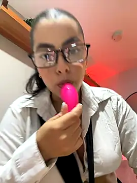 DakotaShelby online show from September 2025 11:26:01 PM
