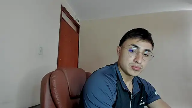 Snapshot of Leoknight chatting on March 2025 05:01:01 PM Leoknight online show from March 2025 05:01:01 PM
