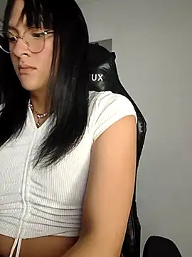 Snapshot of Kiitygirl chatting on November 2025 02:15:02 AM Kiitygirl online show from November 2025 02:15:02 AM