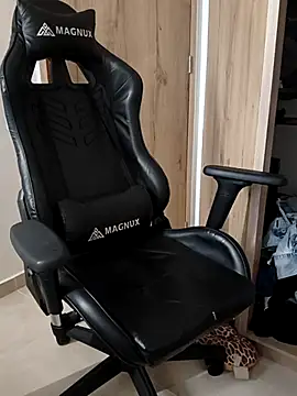 Snapshot of Kiitygirl chatting on October 2025 08:16:01 PM Kiitygirl online show from October 2025 08:16:01 PM