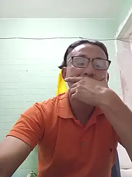 Andresguz35 online show from December 2025 11:16:02 PM