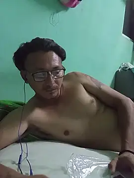 Andresguz35 online show from November 2025 06:07:02 AM