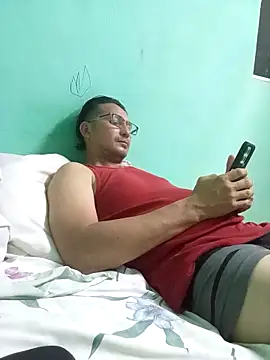 Andresguz35 online show from March 2026 03:39:01 AM