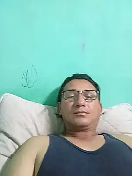Andresguz35 online show from June 2026 04:14:02 AM