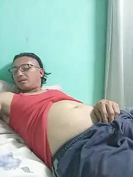 Andresguz35 online show from July 2026 03:35:01 AM
