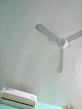 Andresguz35 online show from February 2026 04:56:01 AM